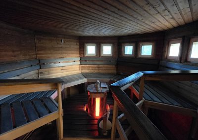 Ukkikseta löytyy tilavat saunatilat