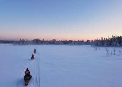 Ukkohalla kelkkasafari auringonlaskussa